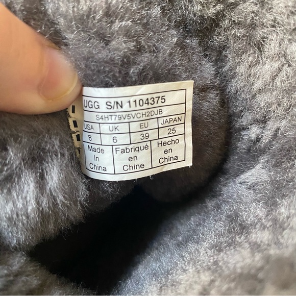Women’s Gray Marciela Ugg Winter Boots Size 8 With Buttons - Picture 10 of 10